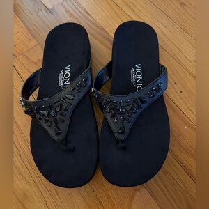 Vionic Orthaheel Black Jeweled Thong Sandals size 7